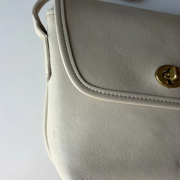 Coach | Vintage Quincey #9919 in Bone - Picture 8 of 15